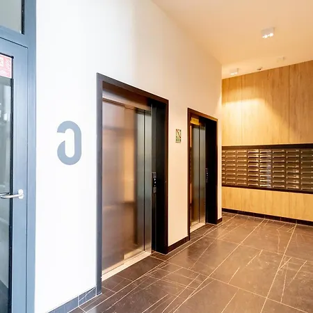 Glow Apartments, Zaspavita
